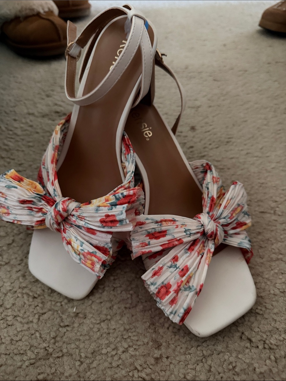 Kensie White Floral Bow Platform Sandals